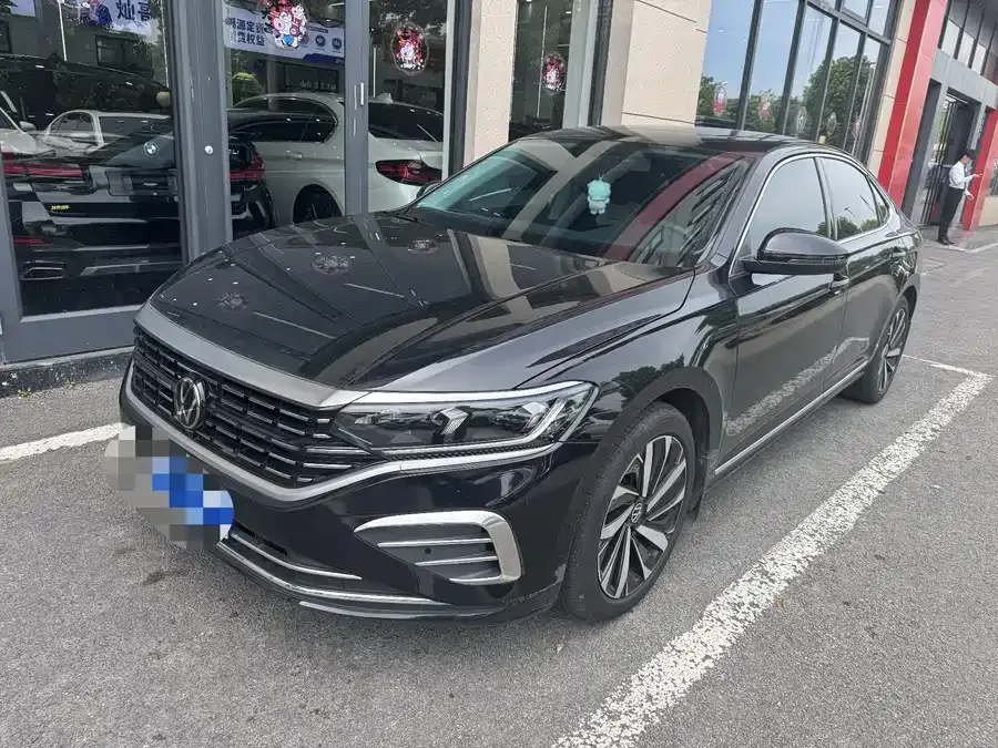 Volkswagen Passat 2025