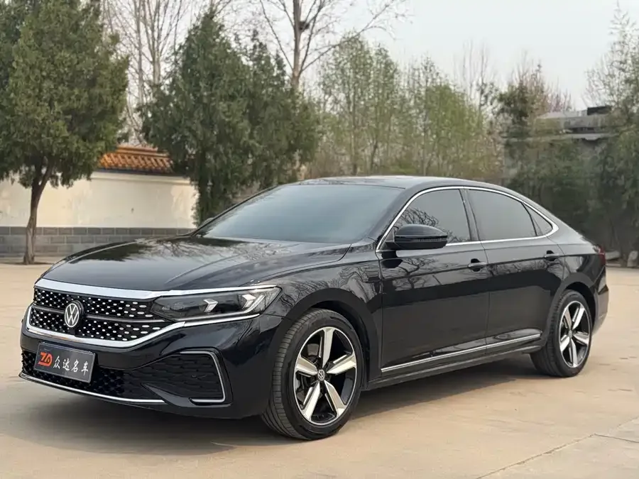 Volkswagen Passat 2024