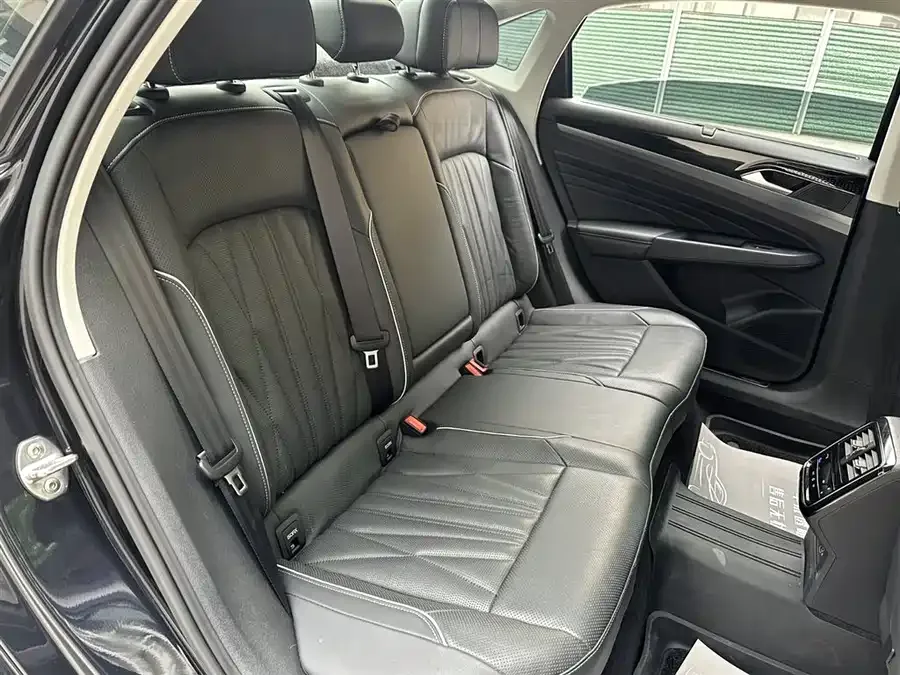 Volkswagen Passat Passat 2023 facelift 330TSI luxury version 2023 — миниатюра 3