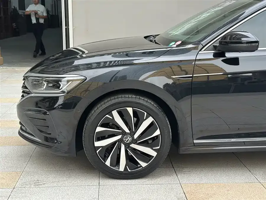 Volkswagen Passat Passat 2023 facelift 330TSI luxury version 2023 — миниатюра 5