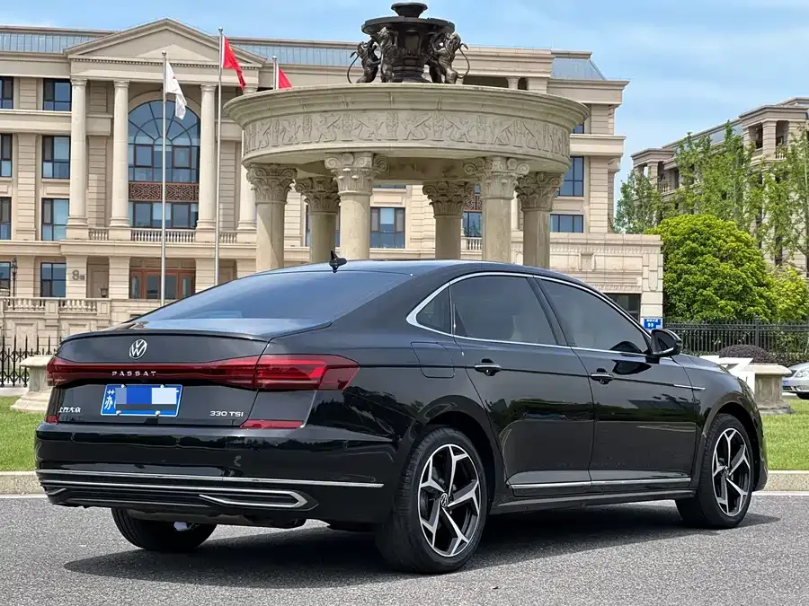 Volkswagen Passat Passat 2023 facelift 330TSI Starry Sky Deluxe Edition 2023 — миниатюра 2