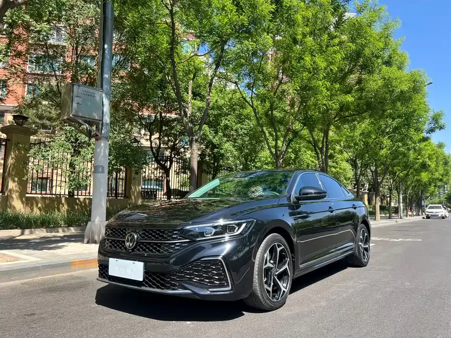 Volkswagen Passat 2024