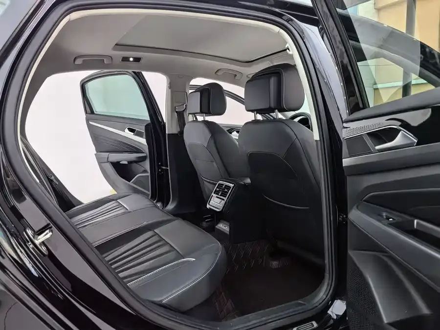 Volkswagen Passat Passat 2024 330TSI Elite Edition 2024 — миниатюра 3