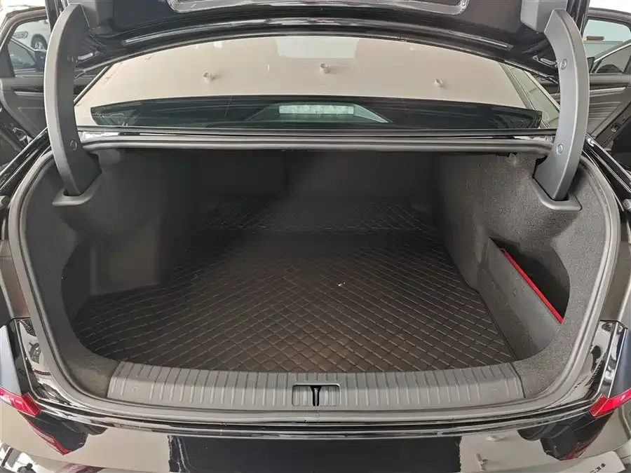 Volkswagen Passat Passat 2023 facelift 330TSI luxury version 2023 — миниатюра 3