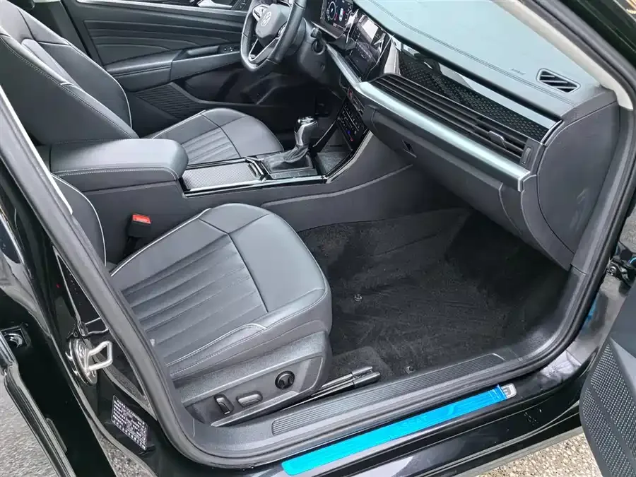 Volkswagen Passat Passat 2023 330TSI Star Elite Edition 2023 — миниатюра 4