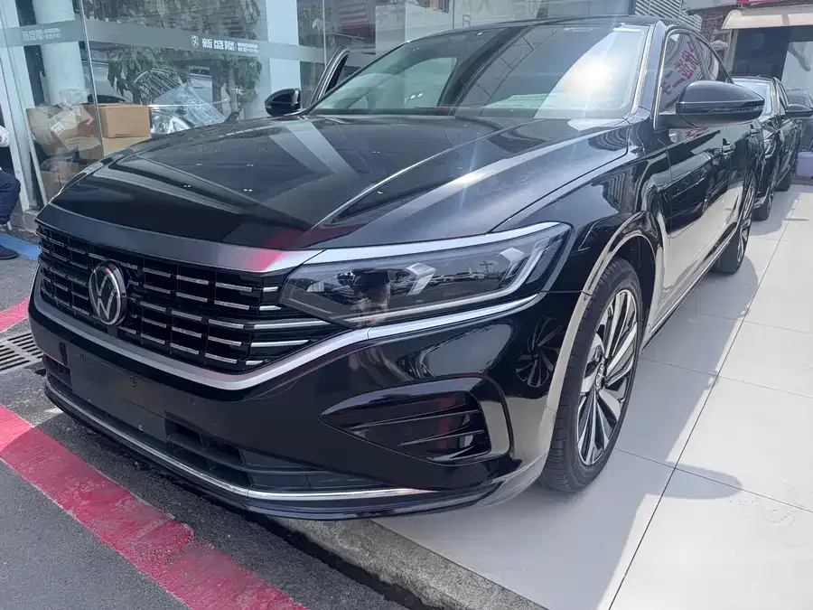 Volkswagen Passat Passat 2022 330TSI Elite Edition 2022 — фото 1, купить с доставкой в Москву