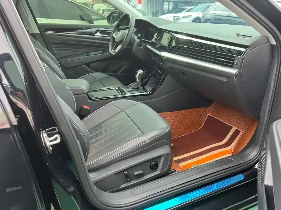 Volkswagen Passat Passat 2022 330TSI Premium Edition 2022 — миниатюра 2
