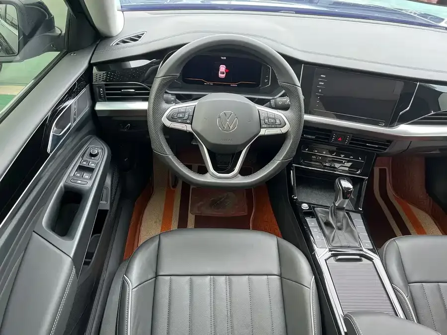 Volkswagen Passat Passat 2022 330TSI Premium Edition 2022 — миниатюра 3