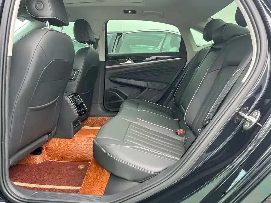 Volkswagen Passat Passat 2022 330TSI Premium Edition 2022 — миниатюра 4