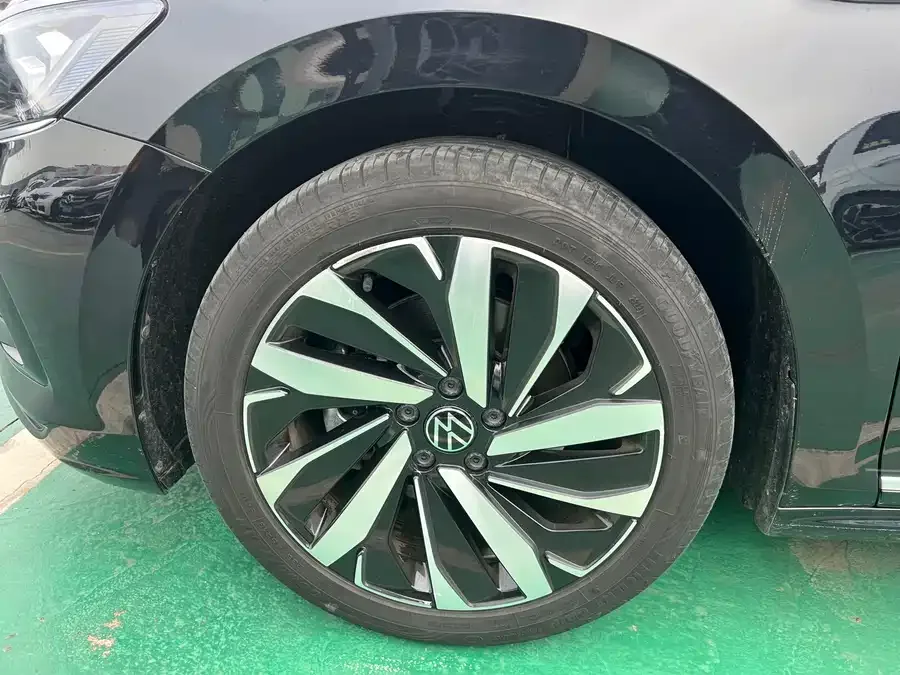 Volkswagen Passat Passat 2022 330TSI Premium Edition 2022 — миниатюра 5