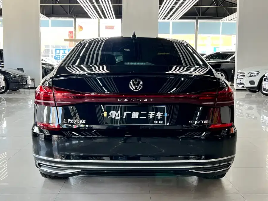 Volkswagen Passat Passat 2022 330TSI Deluxe Edition 2022 — миниатюра 2