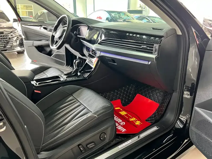 Volkswagen Passat Passat 2022 330TSI Deluxe Edition 2022 — миниатюра 3