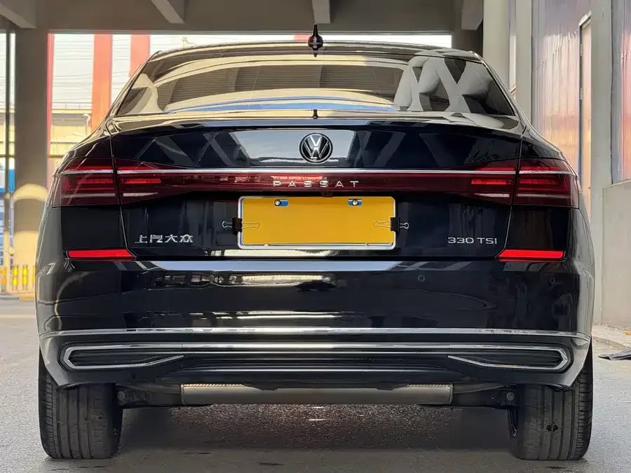 Volkswagen Passat Passat 2023 330TSI Deluxe Edition 2023 — миниатюра 2