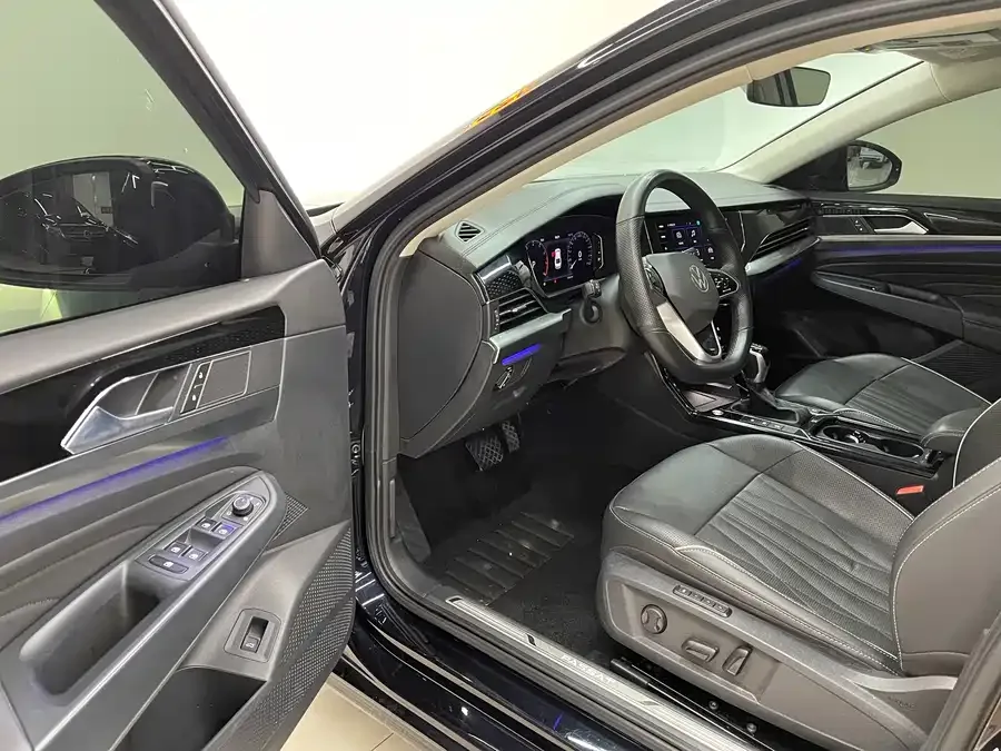 Volkswagen Passat Passat 2023 330TSI Starry Sky Deluxe Edition 2023 — миниатюра 4