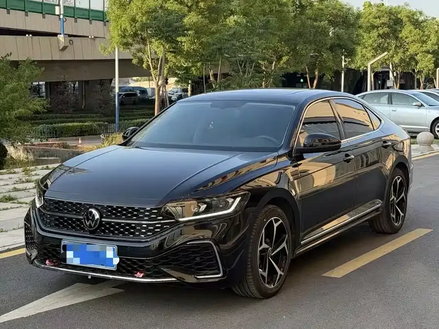 Volkswagen Passat 2024