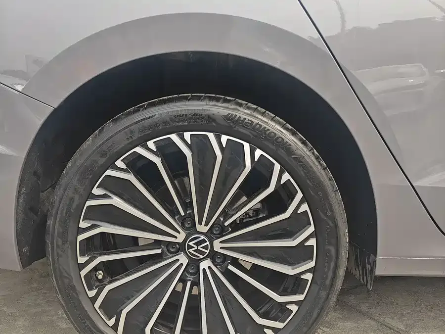 Volkswagen Passat Passat 2025 PRO 380TSI Dragon Edition 2024 — миниатюра 2