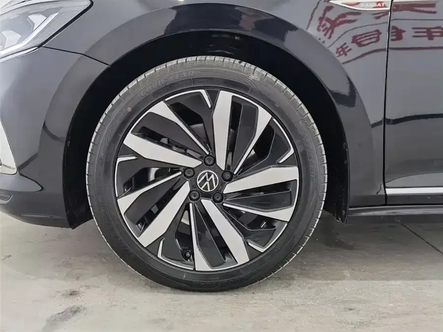 Volkswagen Passat Passat 2023 facelift 330TSI Elite Edition 2023 — миниатюра 5