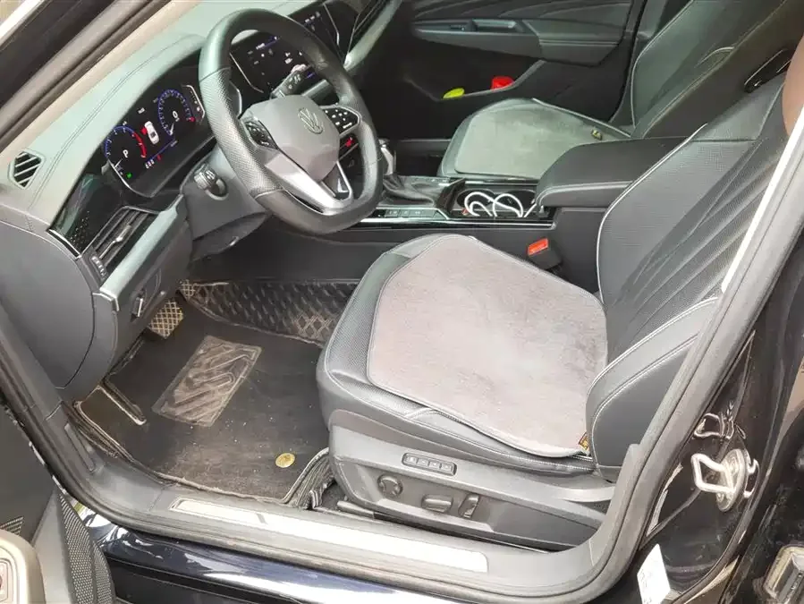 Volkswagen Passat Passat 2023 facelift 330TSI luxury version 2023 — миниатюра 3