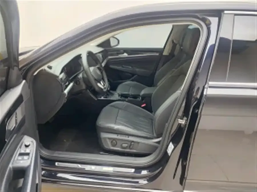 Volkswagen Passat Passat 2022 330TSI Premium Edition 2022 — миниатюра 4