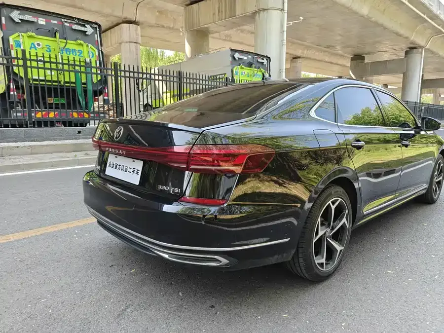 Volkswagen Passat Passat 2023 330TSI Starry Sky Deluxe Edition 2023 — миниатюра 2
