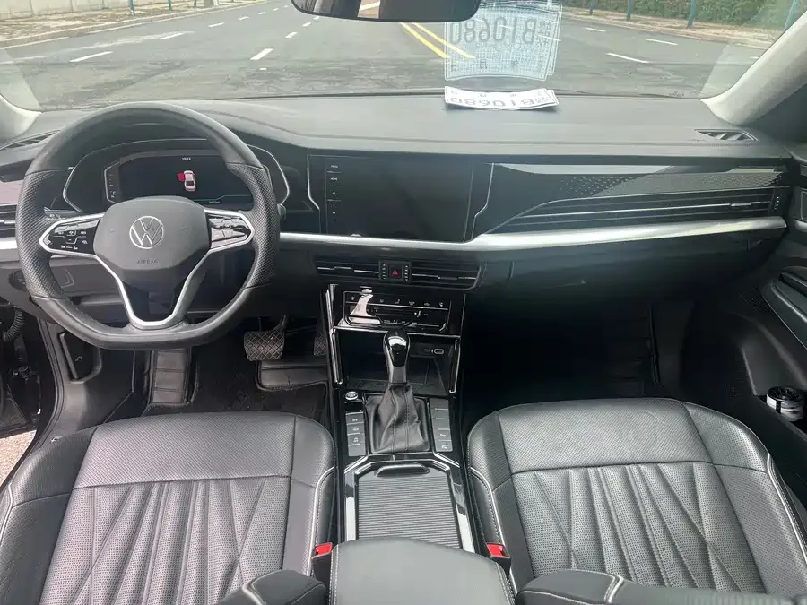 Volkswagen Passat Passat 2023 330TSI Starry Sky Deluxe Edition 2023 — миниатюра 2