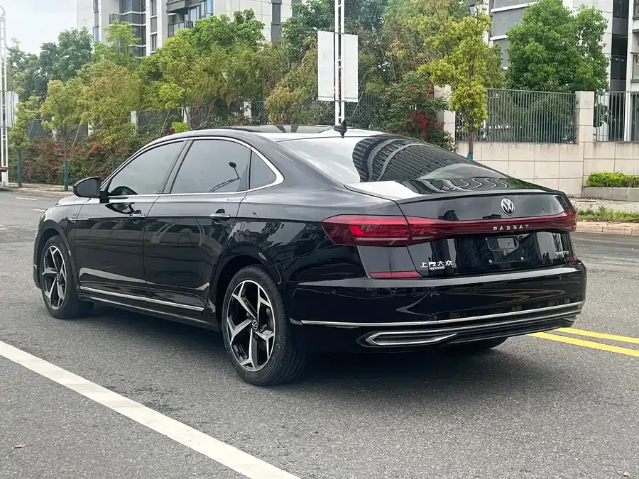 Volkswagen Passat Passat 2023 330TSI Starry Sky Deluxe Edition 2023 — миниатюра 3