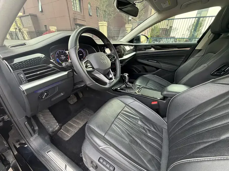 Volkswagen Passat Passat 2023 facelift 330TSI luxury version 2023 — миниатюра 4