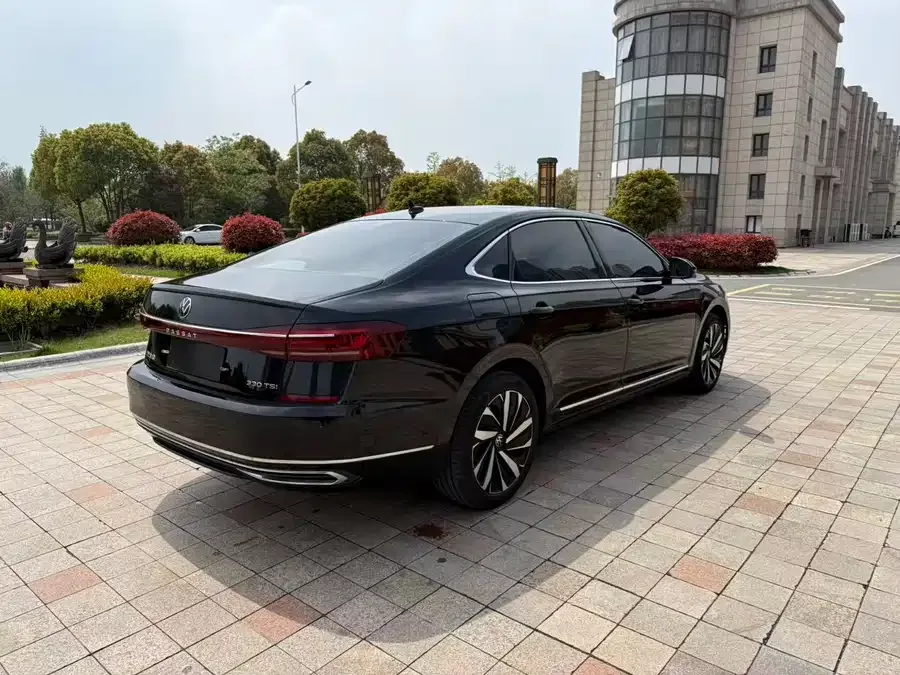 Volkswagen Passat Passat 2023 330TSI Elite Edition 2023 — миниатюра 3