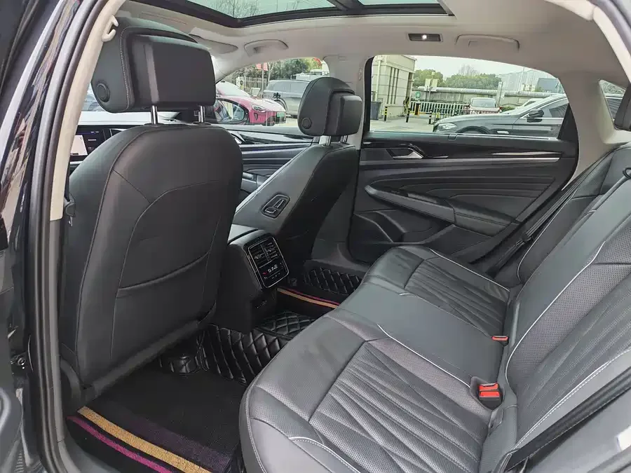 Volkswagen Passat Passat 2022 330TSI Starry Sky Deluxe Edition 2022 — миниатюра 3