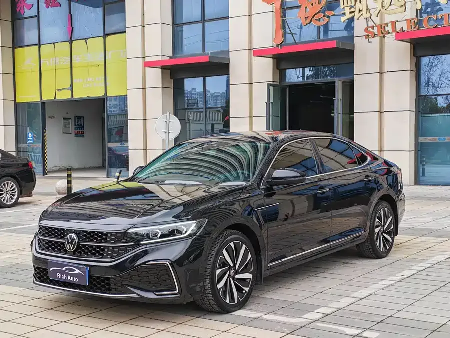 Volkswagen Passat Passat 2022 330TSI Starry Sky Deluxe Edition 2022 — фото 1, купить с доставкой в Москву