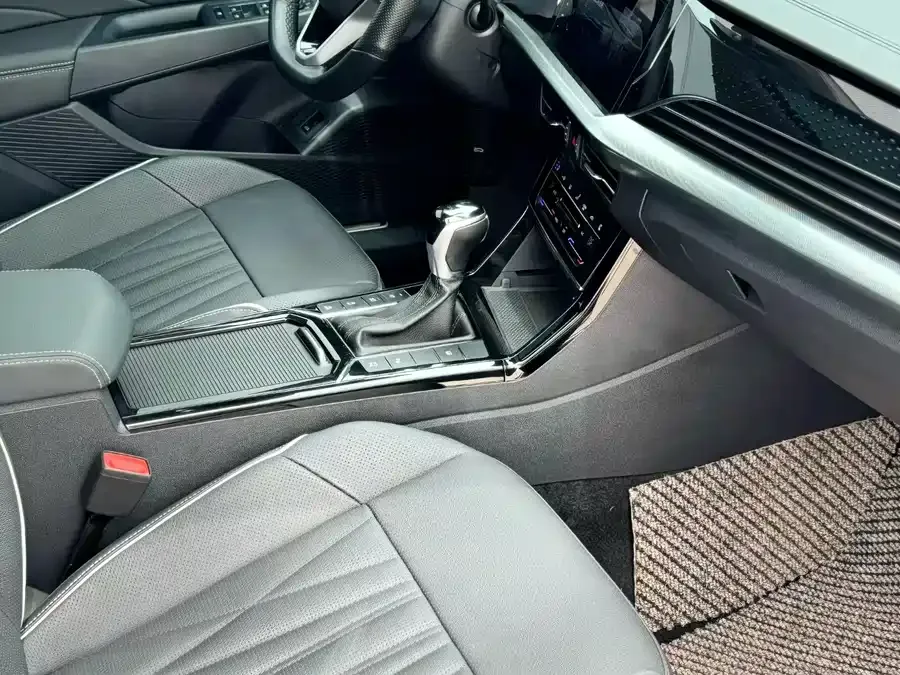 Volkswagen Passat Passat 2022 380TSI Flagship Edition 2022 — миниатюра 3