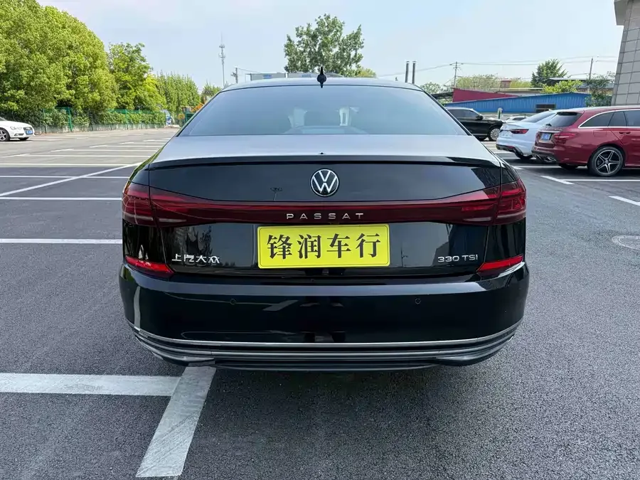 Volkswagen Passat Passat 2022 330TSI Starry Sky Deluxe Edition 2022 — миниатюра 2