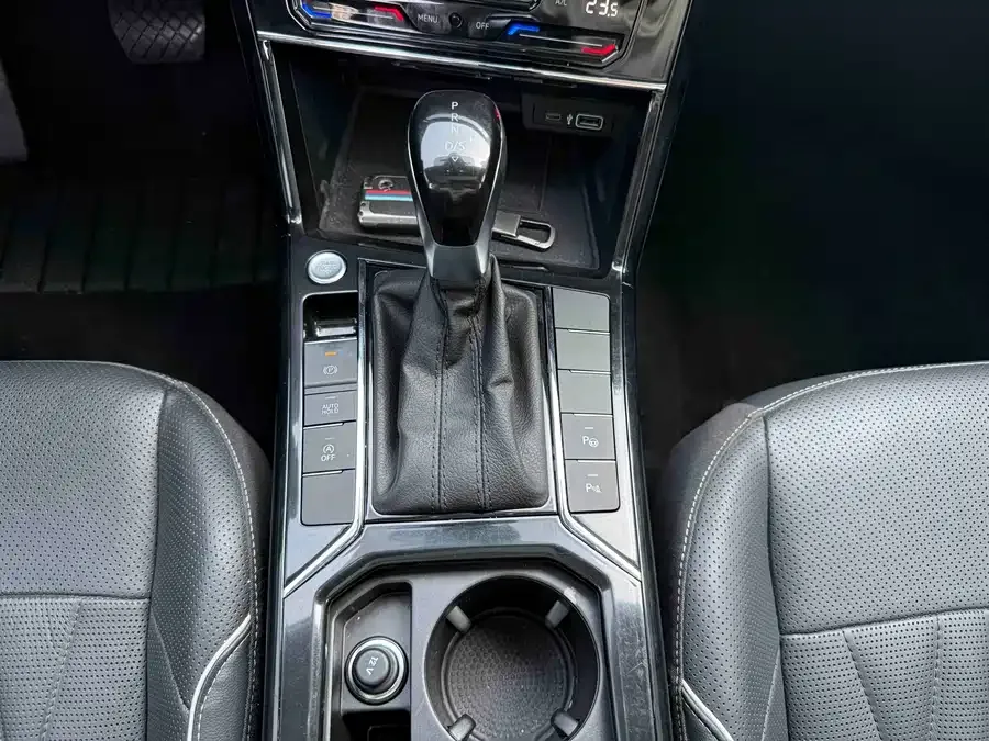 Volkswagen Passat Passat 2022 330TSI Starry Sky Deluxe Edition 2022 — миниатюра 4