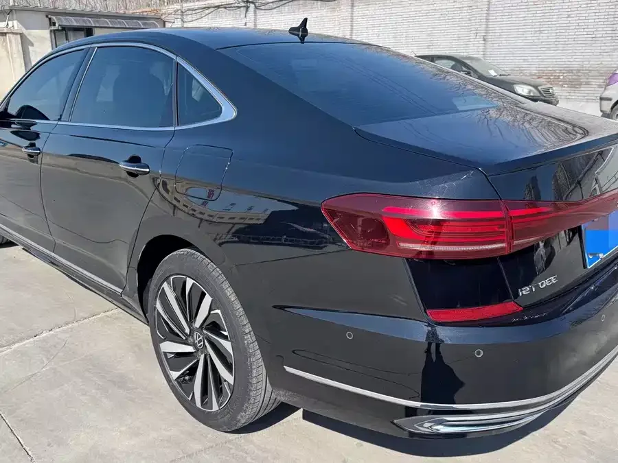Volkswagen Passat Passat 2022 330TSI Starry Sky Deluxe Edition 2022 — миниатюра 3