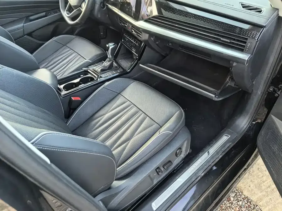 Volkswagen Passat Passat 2023 facelift 330TSI Starry Sky Deluxe Edition 2022 — миниатюра 3