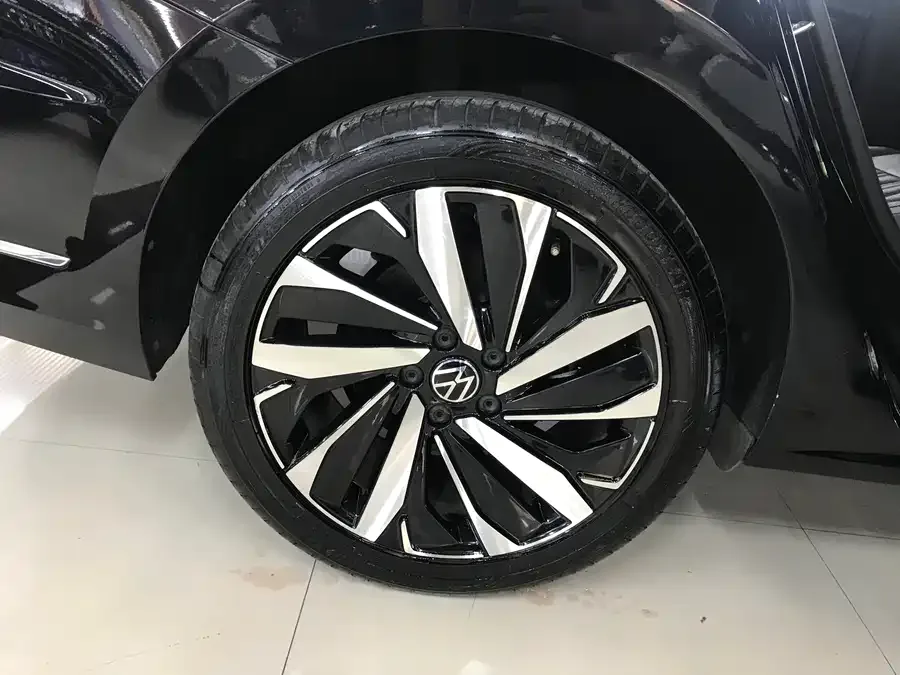 Volkswagen Passat Passat 2022 330TSI Starry Sky Deluxe Edition 2022 — миниатюра 2