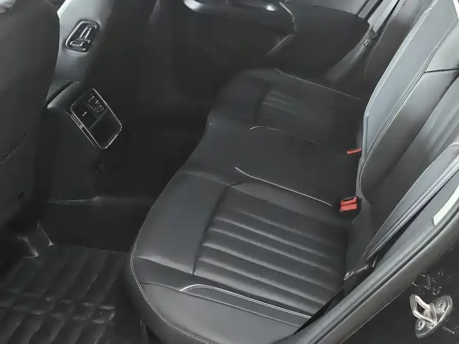 Volkswagen Passat Passat 2023 facelift 330TSI Elite Edition 2022 — миниатюра 2