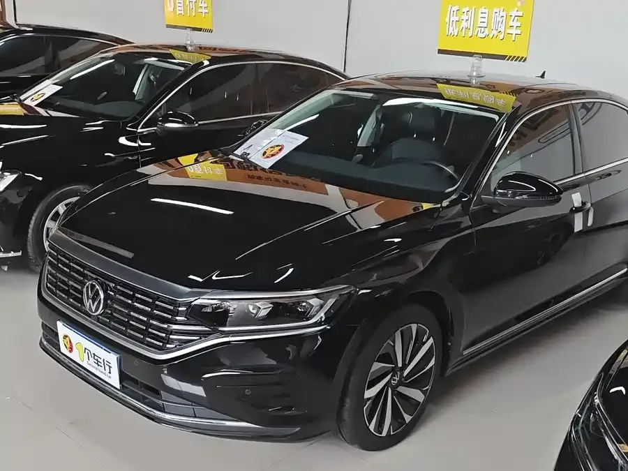 Volkswagen Passat Passat 2023 facelift 330TSI Elite Edition 2022 — фото 1, купить с доставкой в Москву