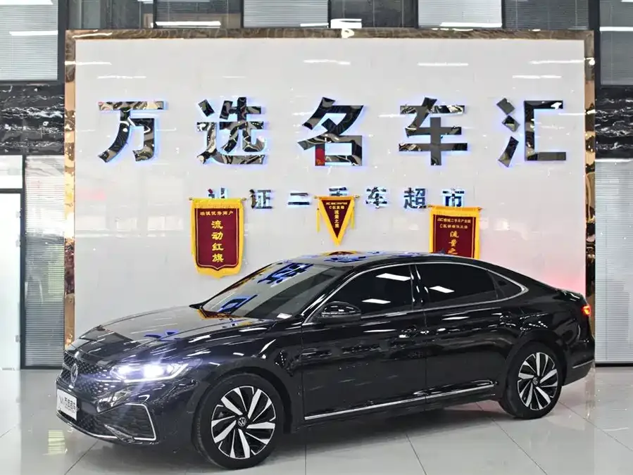 Volkswagen Passat Passat 2023 facelift 330TSI Star Elite Edition 2022 — фото 1, купить с доставкой в Москву