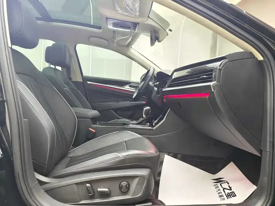 Volkswagen Passat Passat 2023 facelift 330TSI luxury version 2023 — миниатюра 3