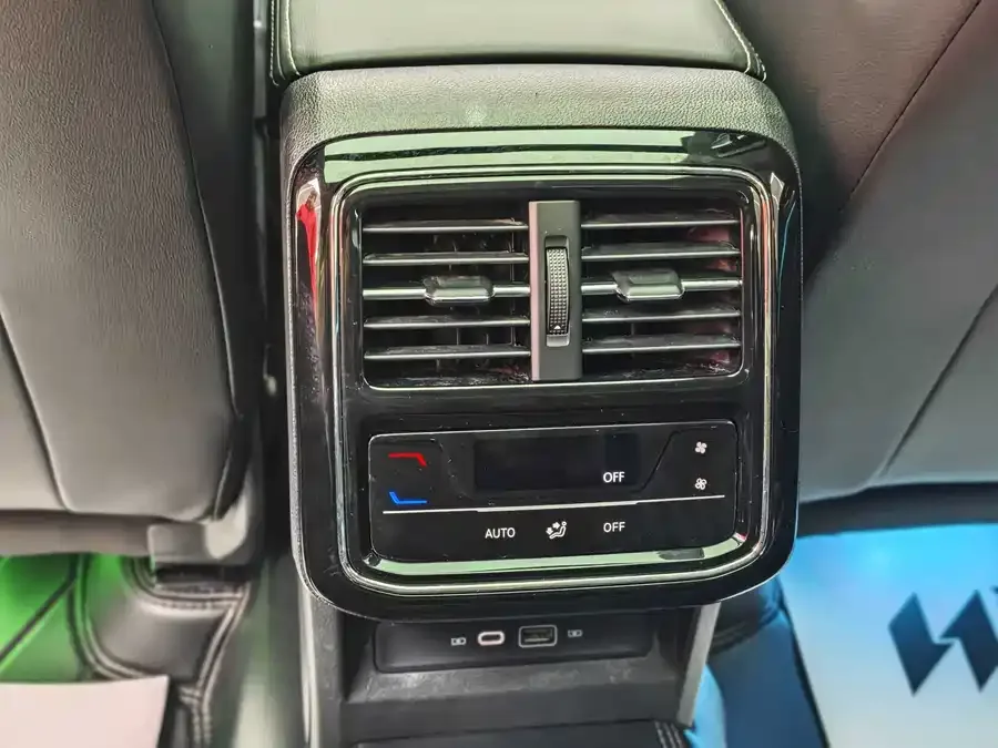 Volkswagen Passat Passat 2023 facelift 330TSI luxury version 2023 — миниатюра 5