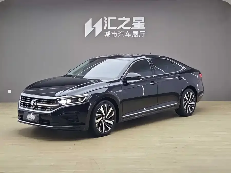 Volkswagen Passat Passat 2023 facelift 330TSI luxury version 2023 — фото 1, купить с доставкой в Москву