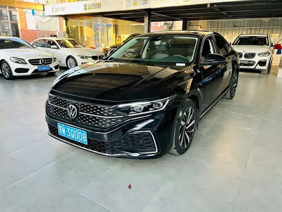 Volkswagen Passat Passat 2022 330TSI Starry Sky Deluxe Edition 2022 — фото 1, купить с доставкой в Москву
