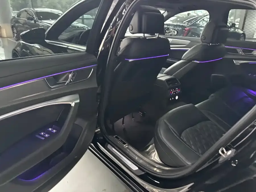 Audi A6L 2025 45 TFSI quattro Selected Dynamic Edition 2025 — миниатюра 4