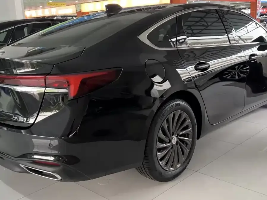 Buick LaCrosse LaCrosse 2025 28T Platinum Edition 2025 — миниатюра 4