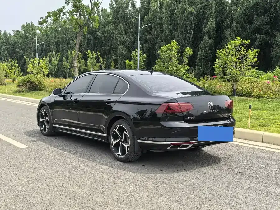 Volkswagen Magotan Magotan 2023 2 million commemorative edition 330TSI DSG luxury model 2023 — миниатюра 3