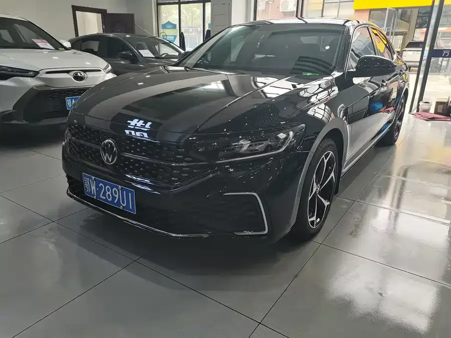 Volkswagen Passat 2024