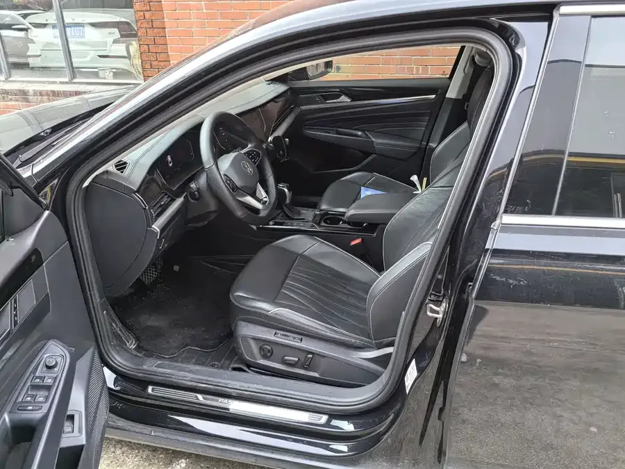 Volkswagen Passat Passat 2022 330TSI Starry Sky Deluxe Edition 2022 — миниатюра 2