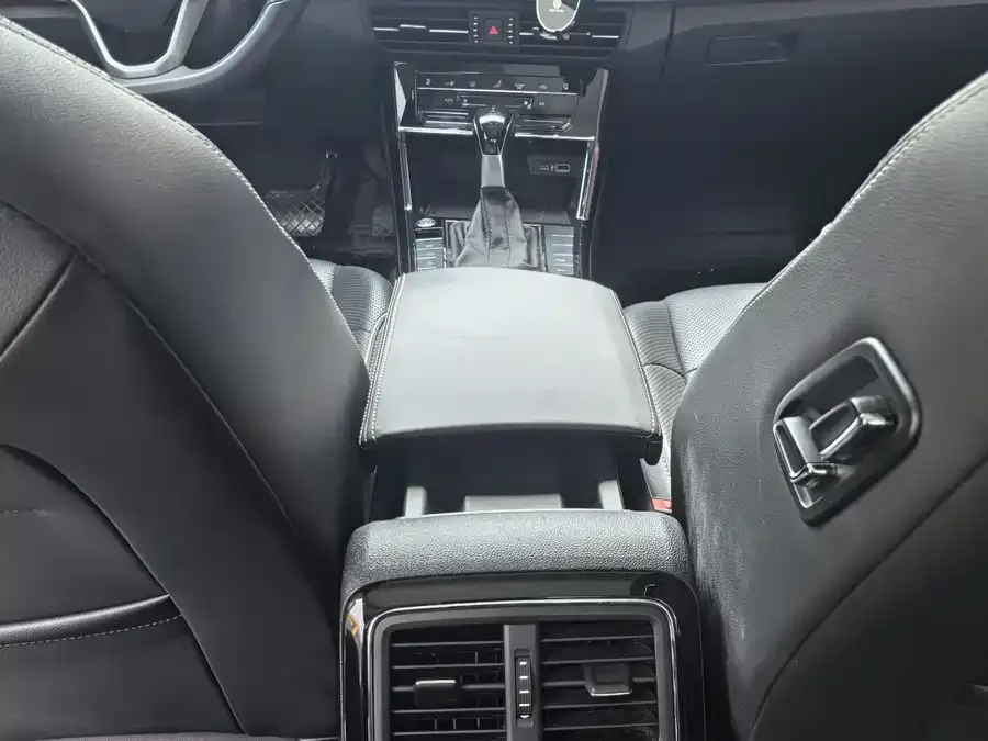 Volkswagen Passat Passat 2022 330TSI Starry Sky Deluxe Edition 2022 — миниатюра 5