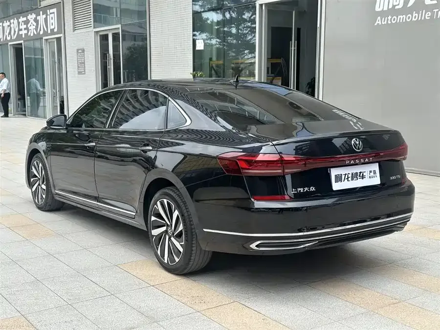 Volkswagen Passat Passat 2022 330TSI Starry Sky Deluxe Edition 2022 — миниатюра 4